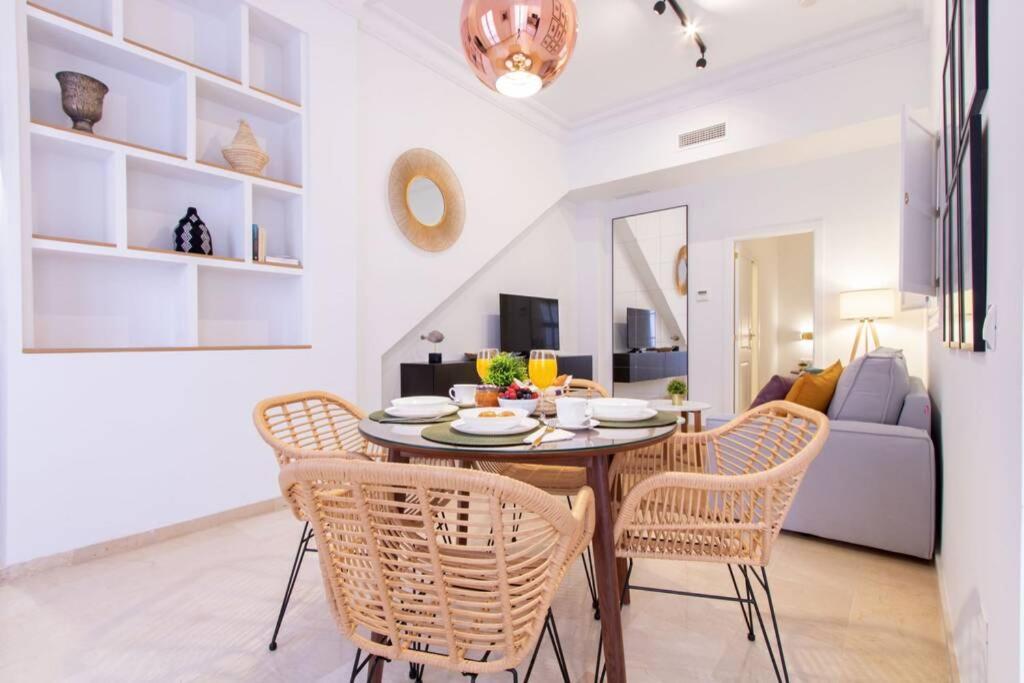 Mumu Luxury Suite Lirio Севілья Екстер'єр фото